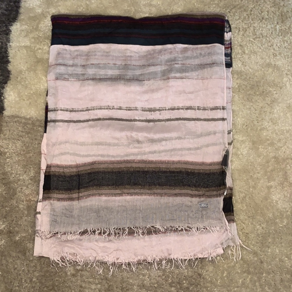Gorgeous large scarf wrap from ARMANI EXCHANGE!